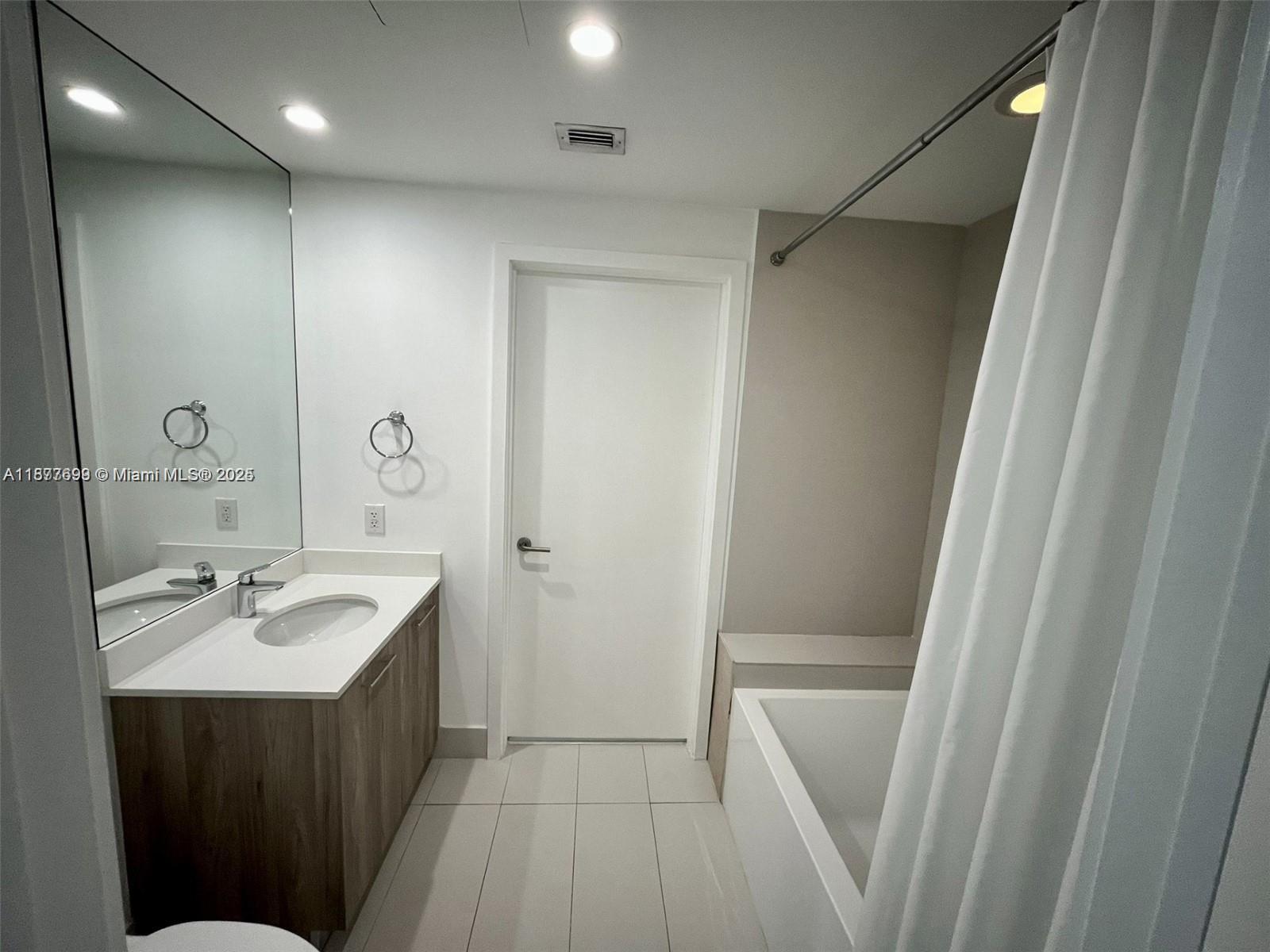 PARAISO BAYVIEWS CONDO - Residential