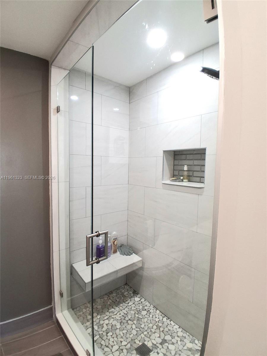 SUNRISE LAKES 213 CONDO - Residential