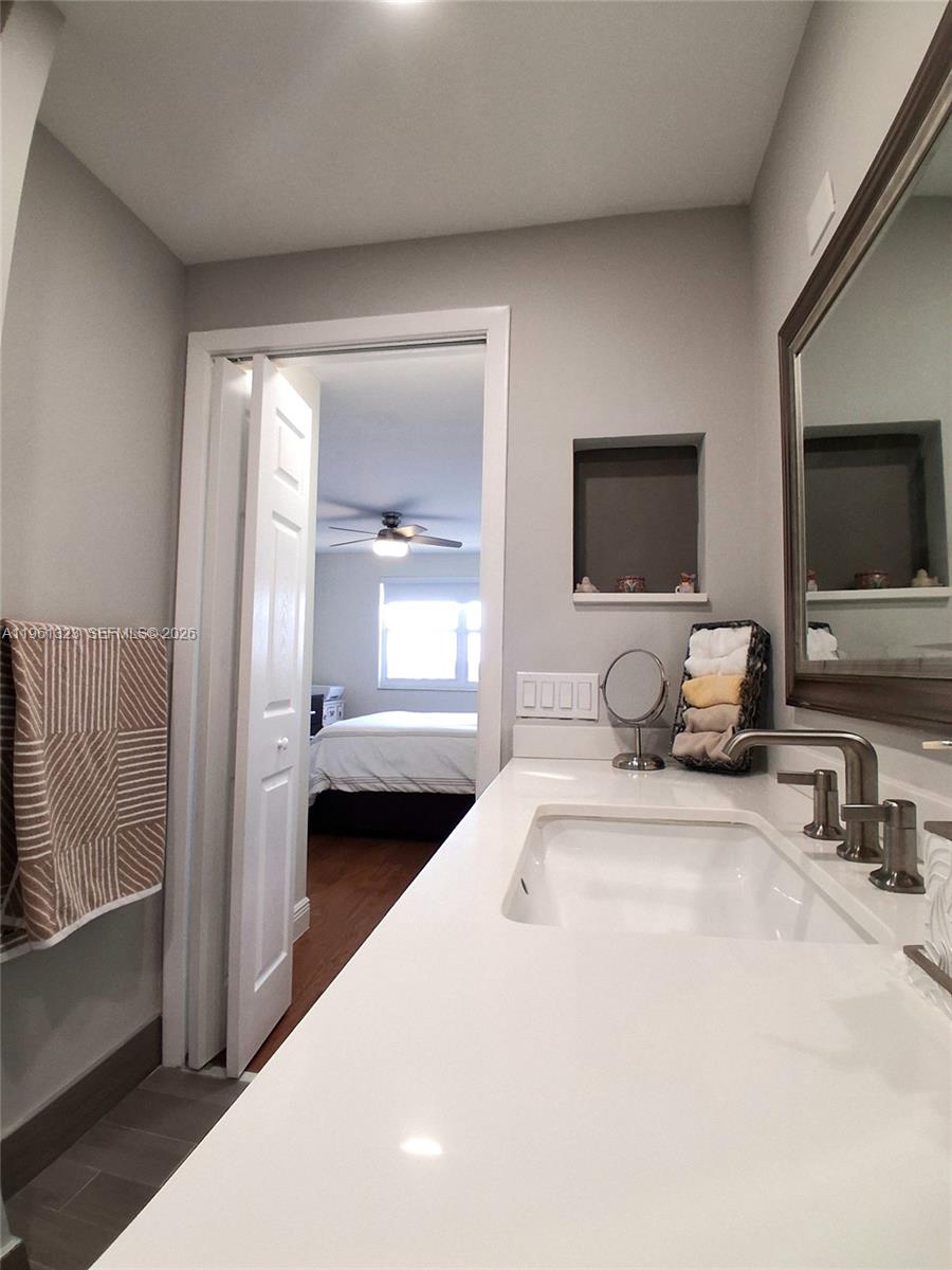 SUNRISE LAKES 213 CONDO - Residential