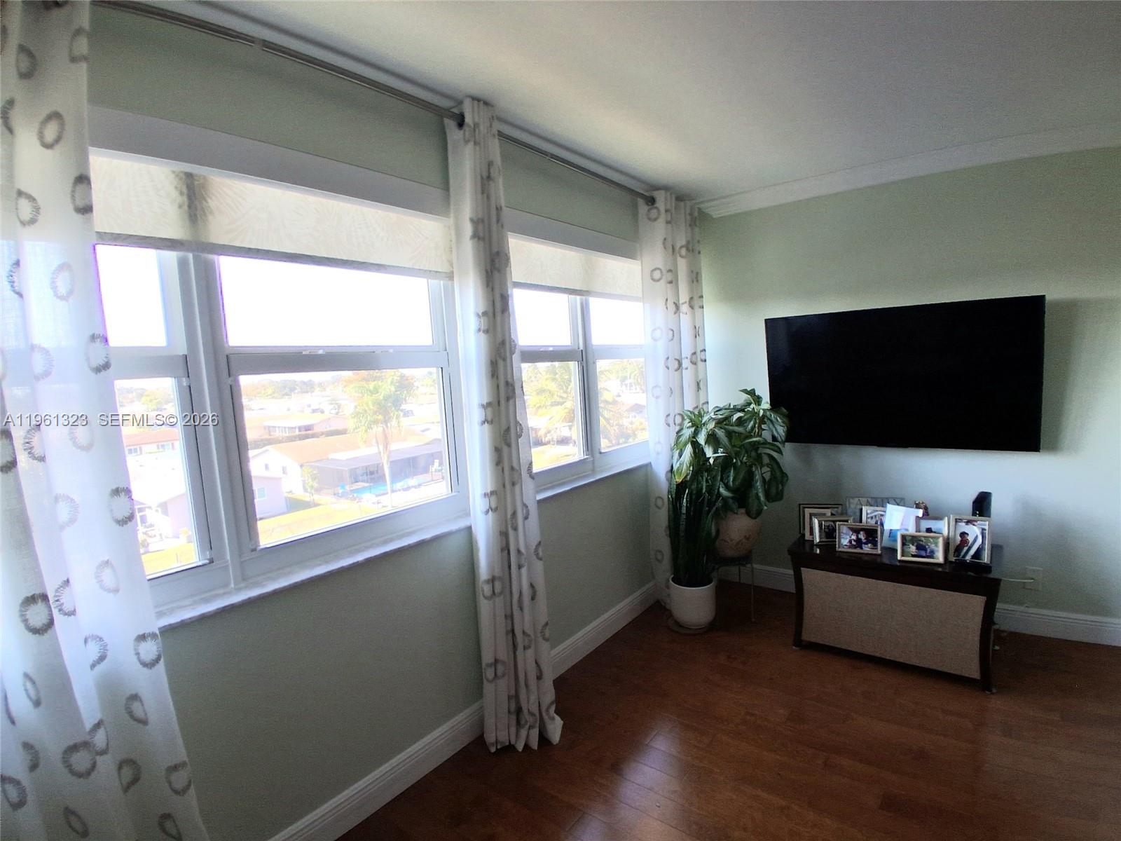 SUNRISE LAKES 213 CONDO - Residential