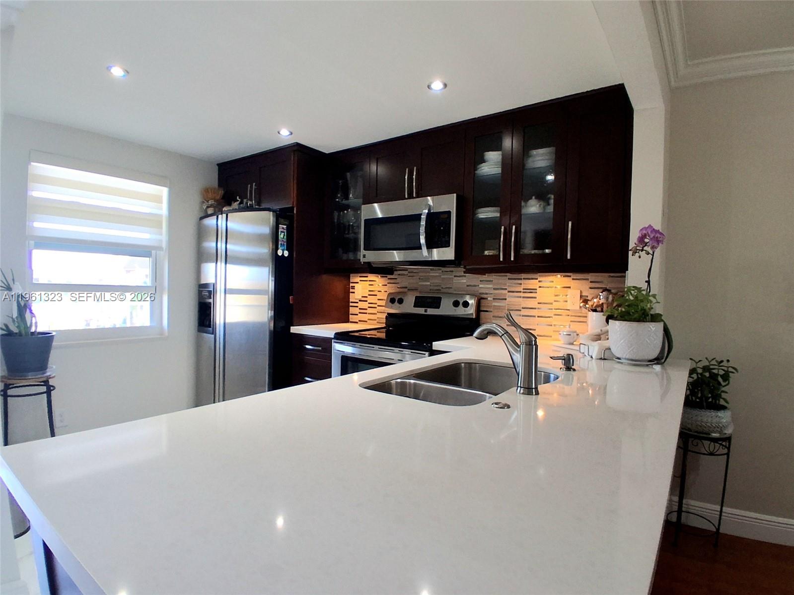 SUNRISE LAKES 213 CONDO - Residential