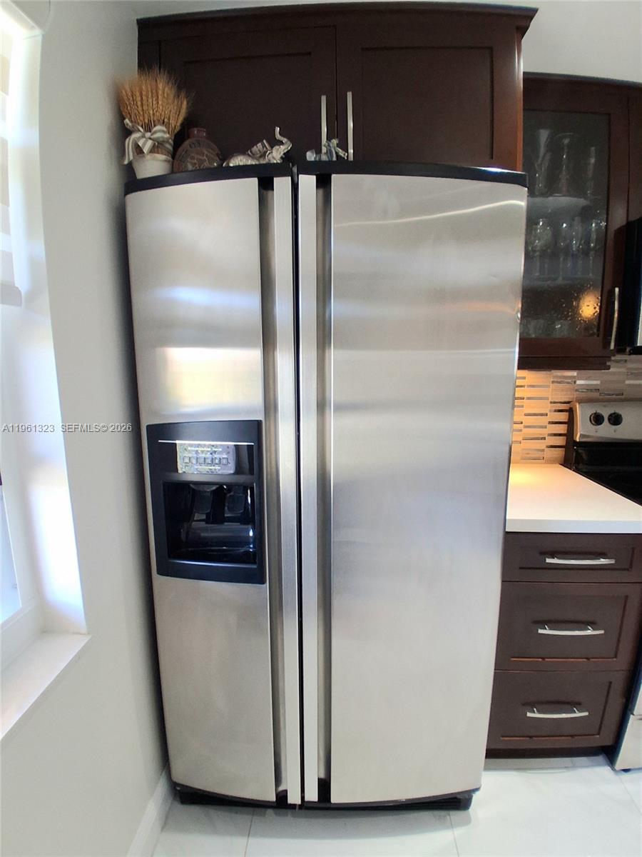 SUNRISE LAKES 213 CONDO - Residential