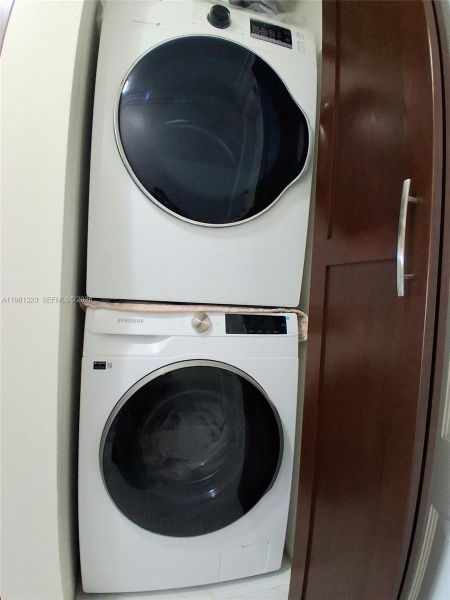 SUNRISE LAKES 213 CONDO - Residential