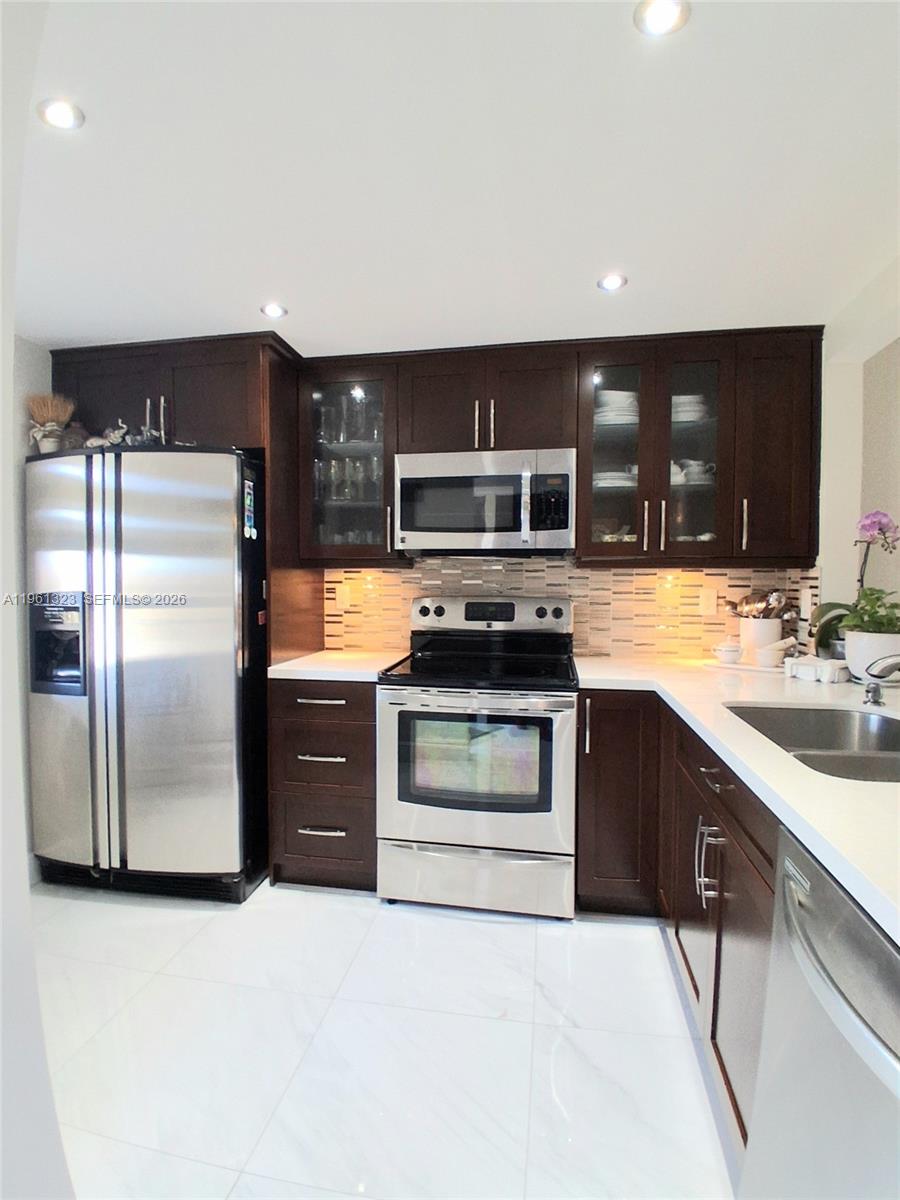 SUNRISE LAKES 213 CONDO - Residential