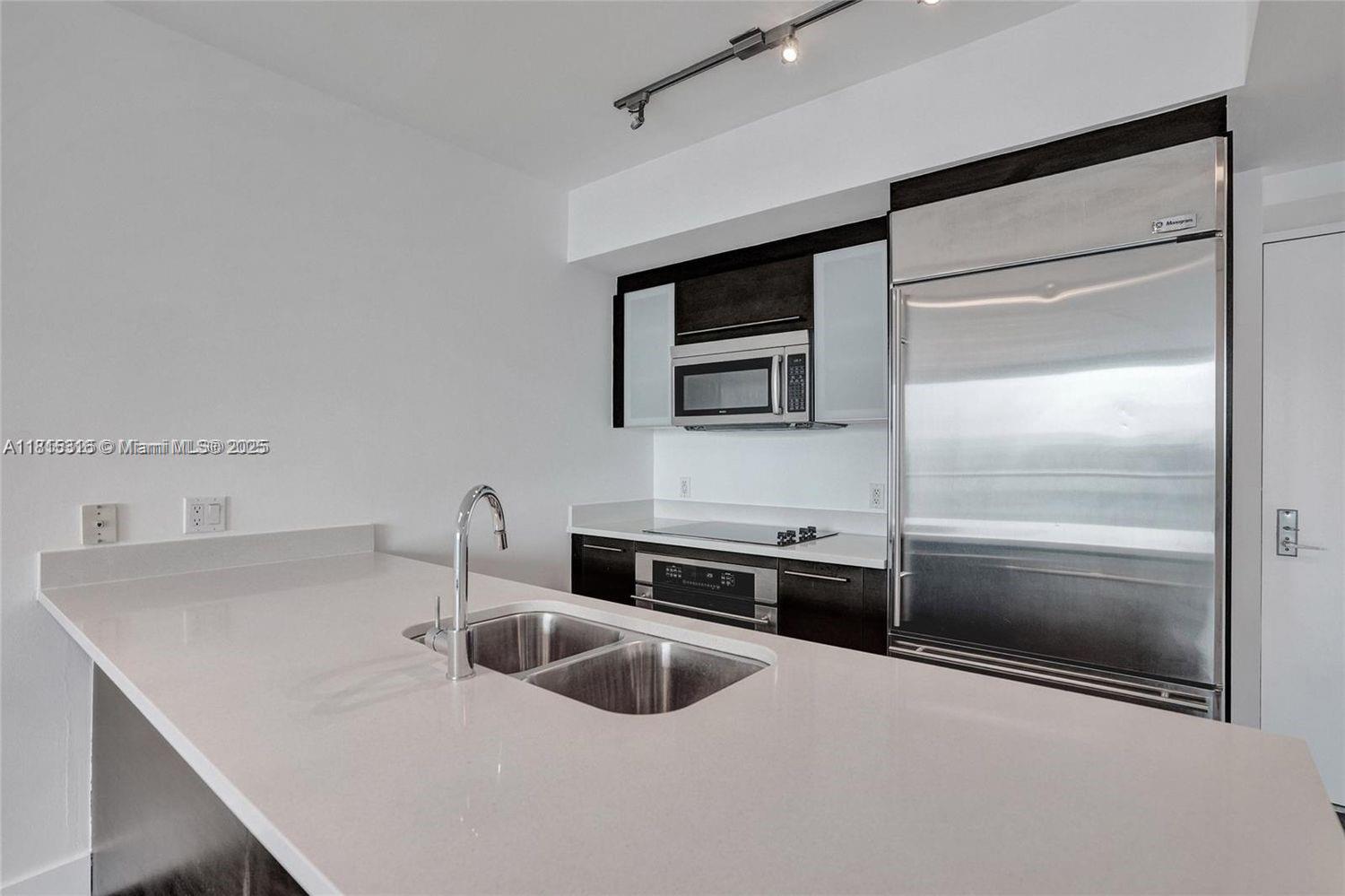 500 BRICKELL WEST CONDO - Residential Lease