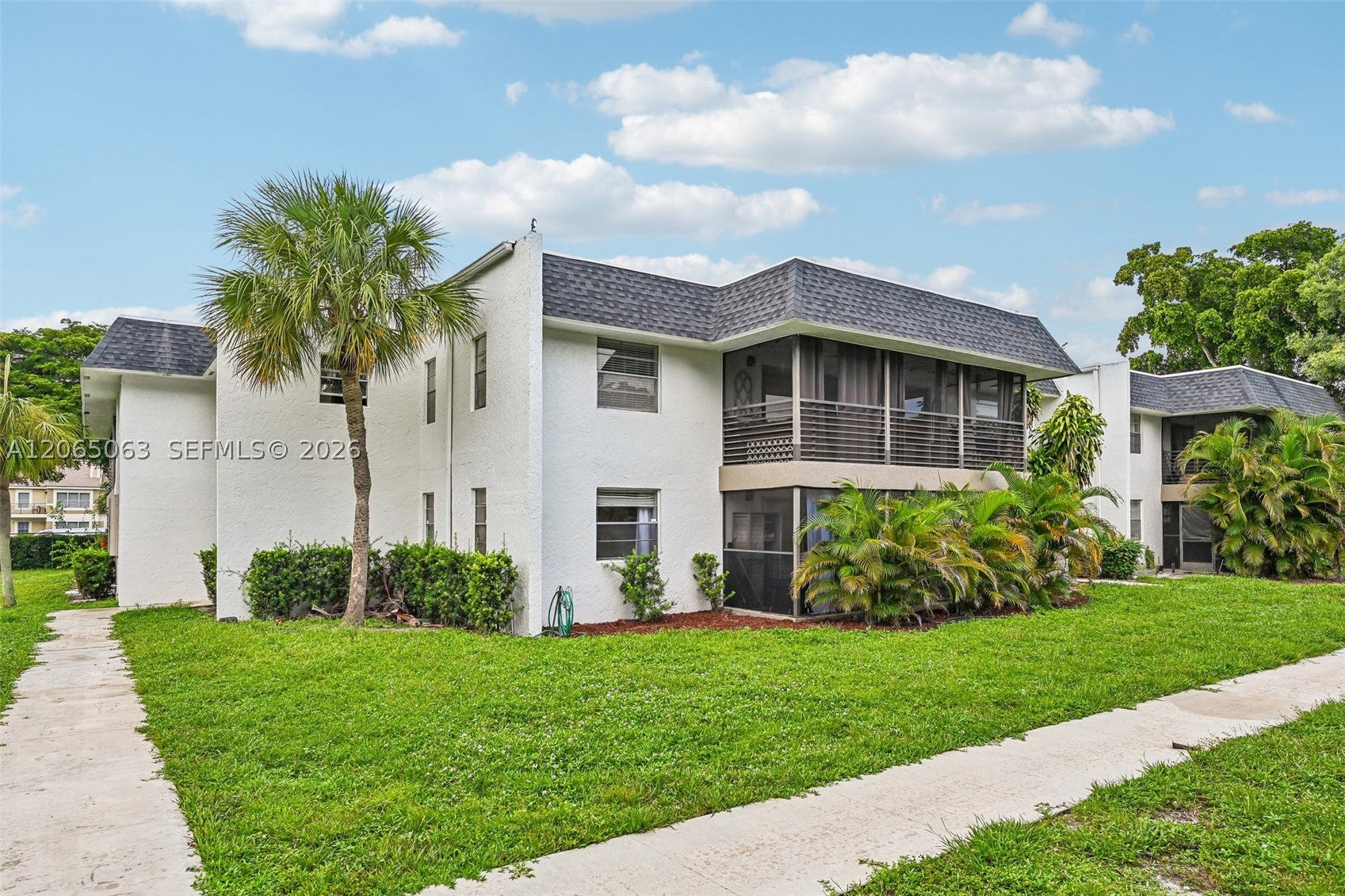 2830 Riverside Dr