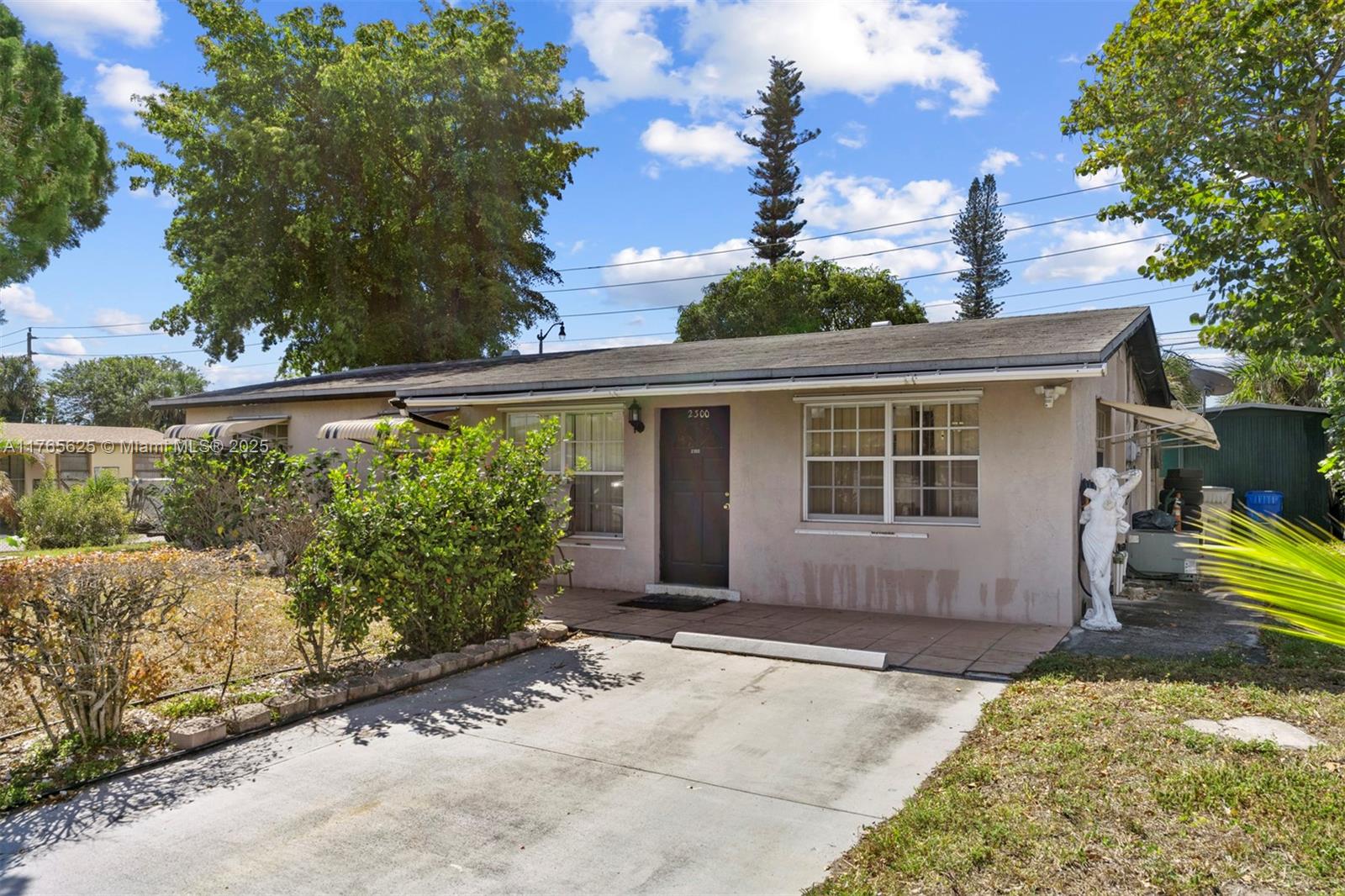 Property for Sale at 2300 Nw 11th Ct, Pompano Beach, Broward County, Florida - Bedrooms: 3 
Bathrooms: 2  - $349,000