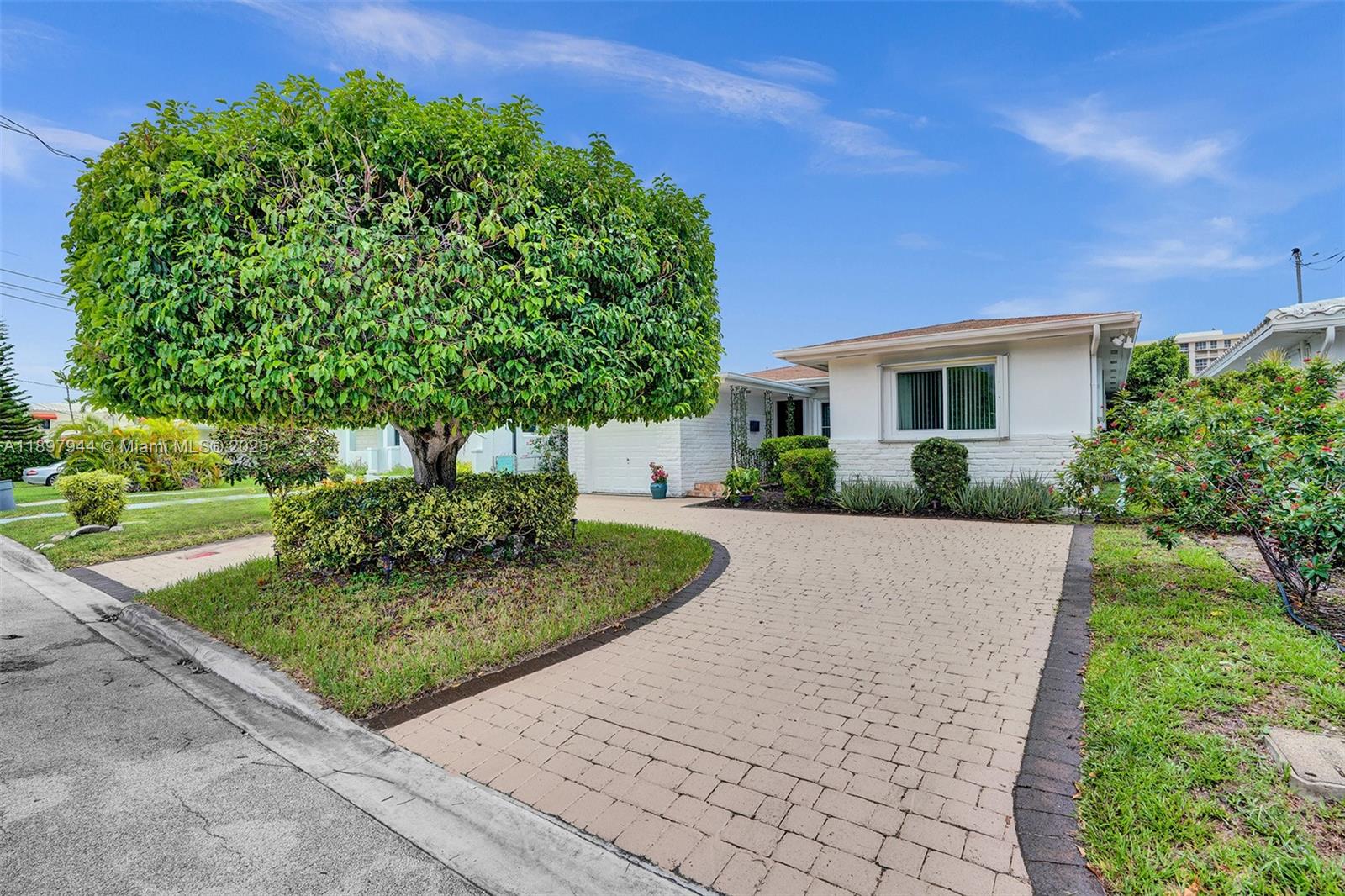 SECOND AMD PLAT OF NORMAN - Residential Lease