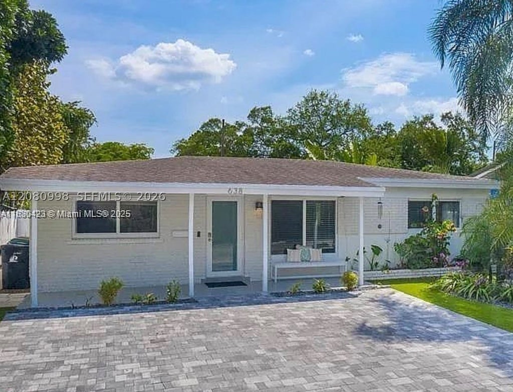 Photo of 638 SW 5th Ave #B, Fort Lauderdale, FL 33315 (MLS # A12080998)