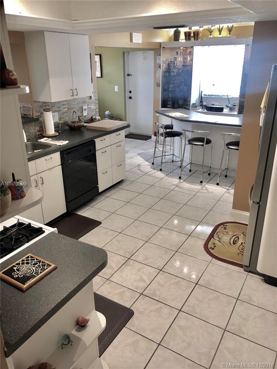 SUNRISE GOLF VILLAGE SEC - Residential