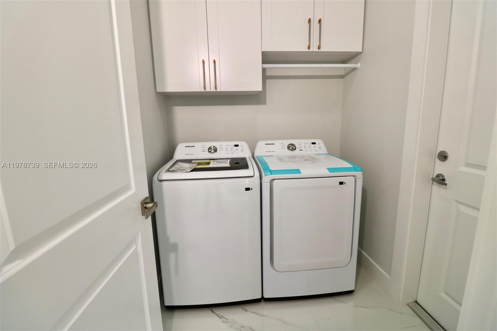 TWINLAKE ESTATES - Residential