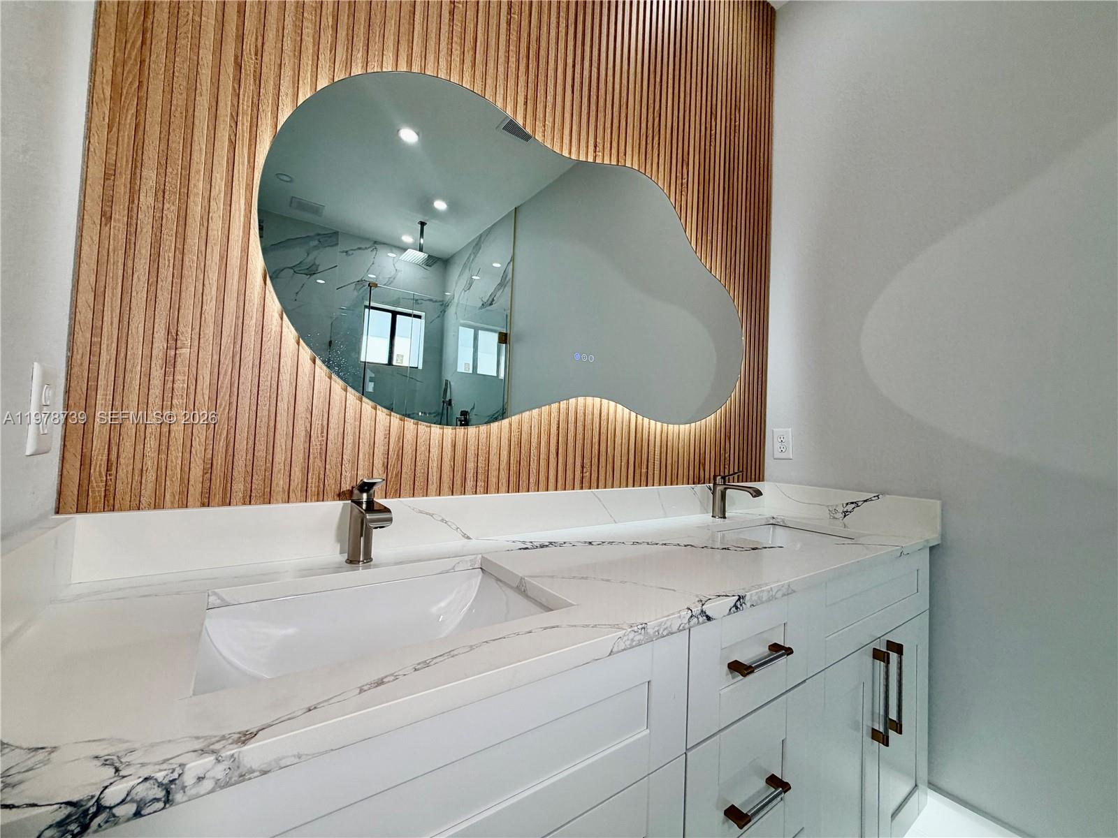 TWINLAKE ESTATES - Residential