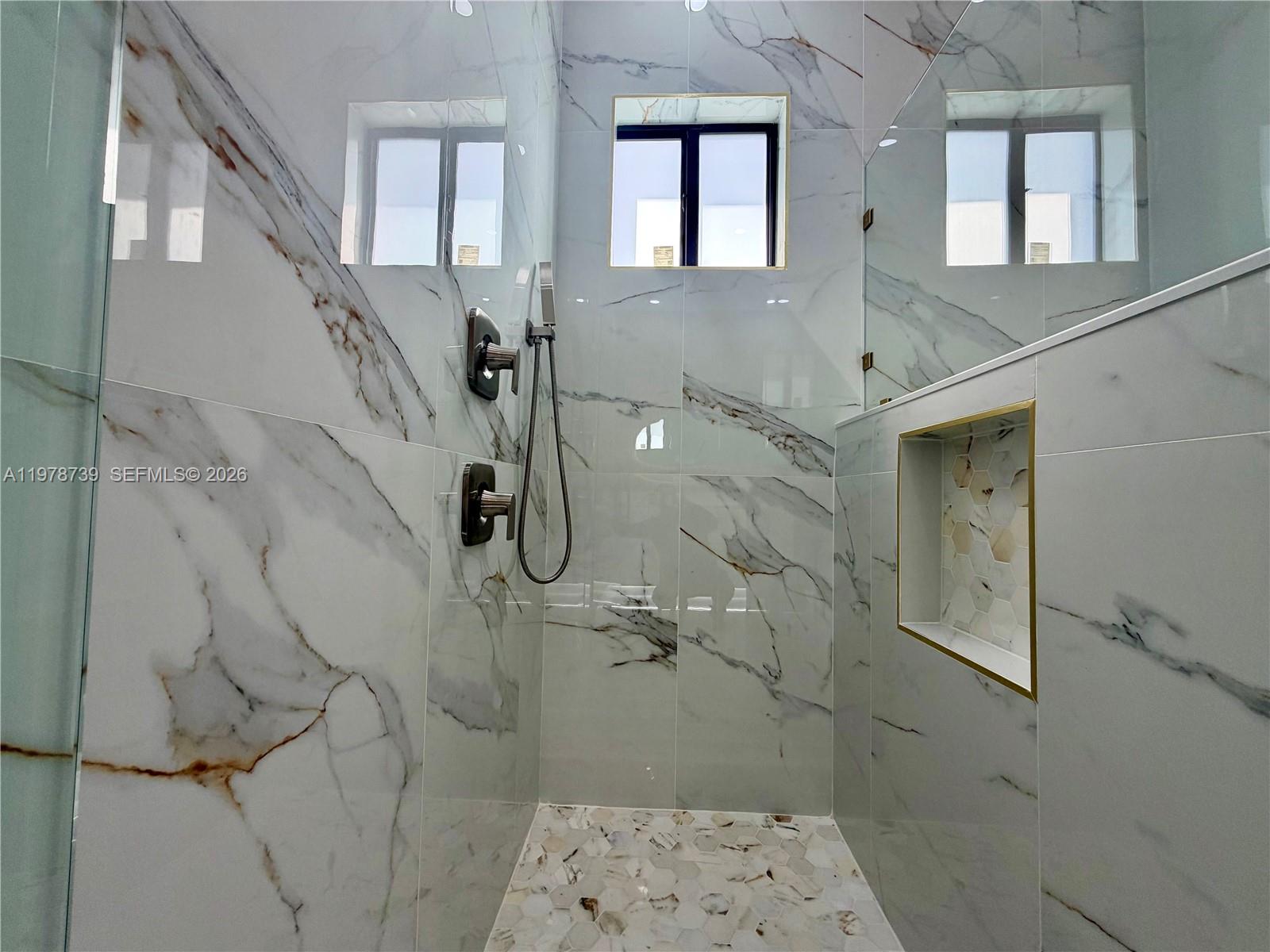 TWINLAKE ESTATES - Residential