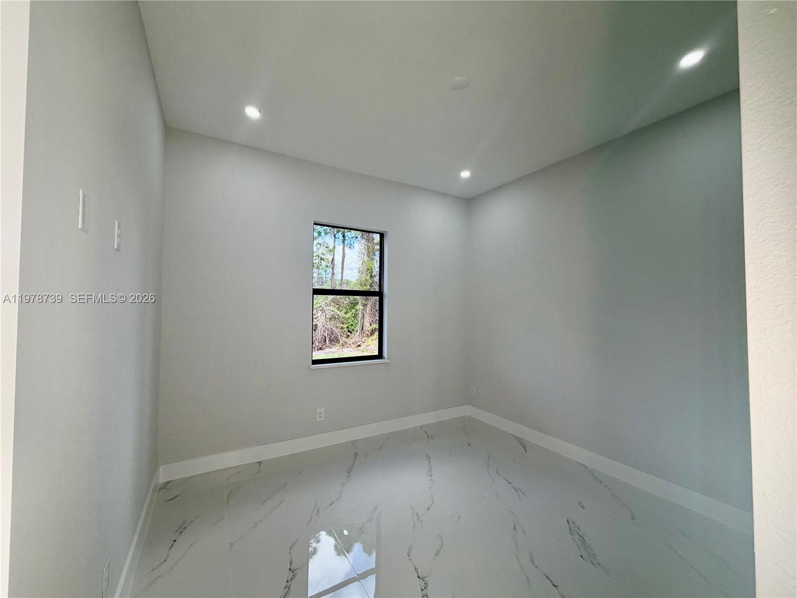 TWINLAKE ESTATES - Residential