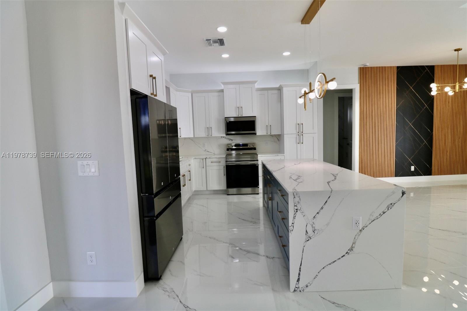 TWINLAKE ESTATES - Residential