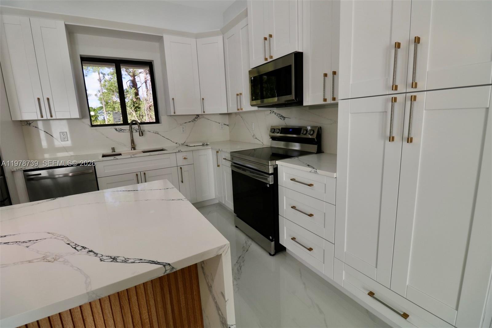 TWINLAKE ESTATES - Residential