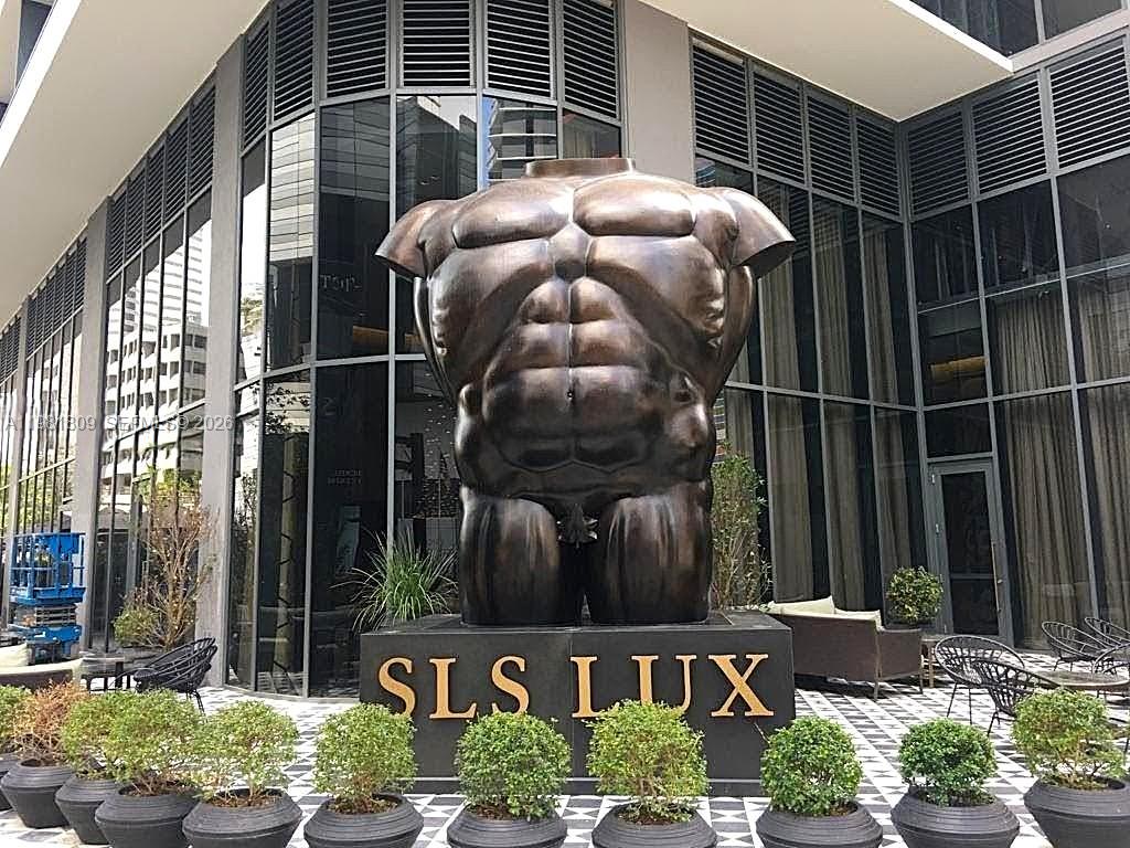 801 SMA RESIDENCES CONDO - Residential