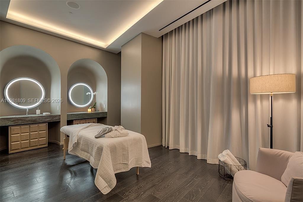 801 SMA RESIDENCES CONDO - Residential