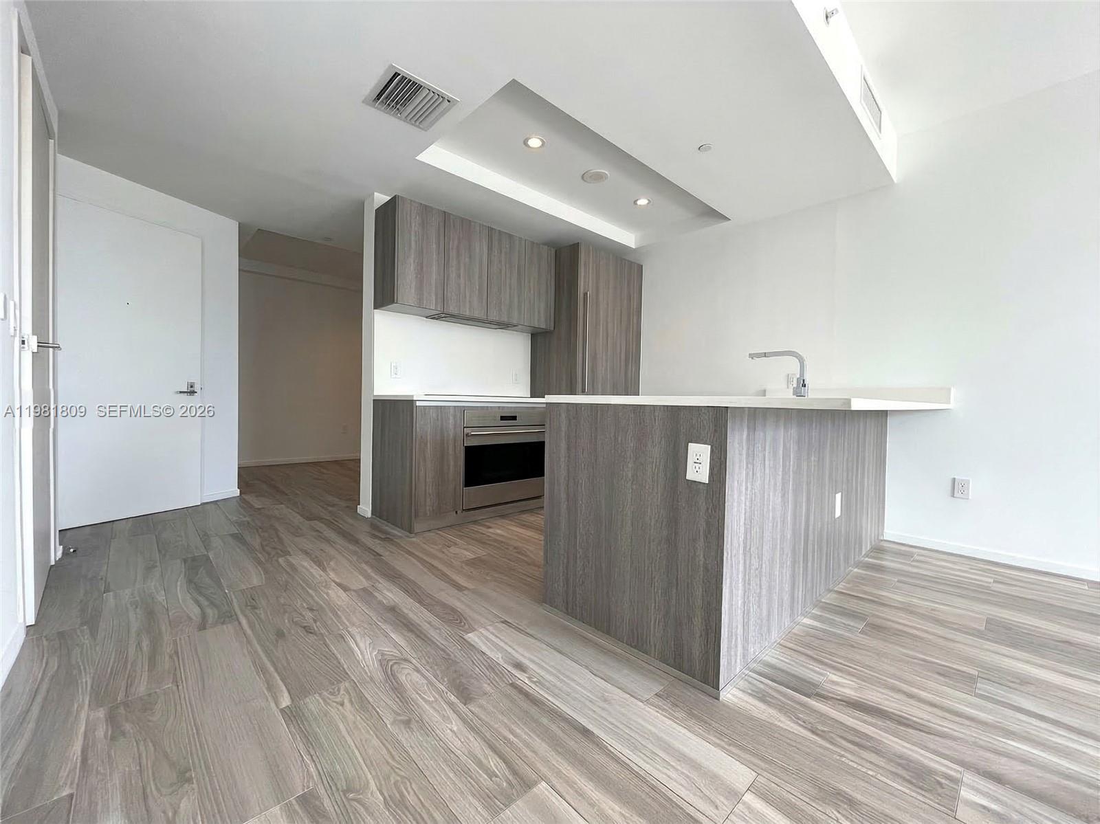 801 SMA RESIDENCES CONDO - Residential