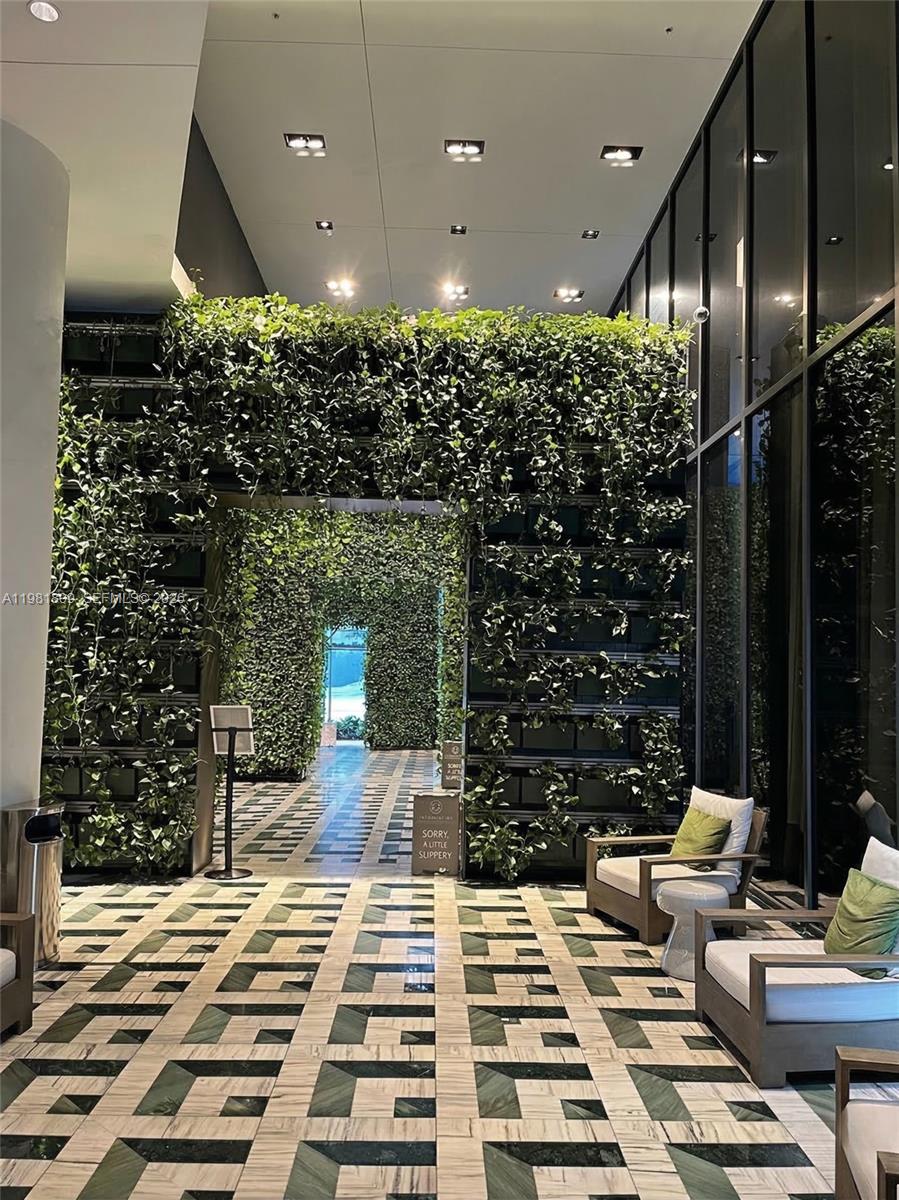 801 SMA RESIDENCES CONDO - Residential