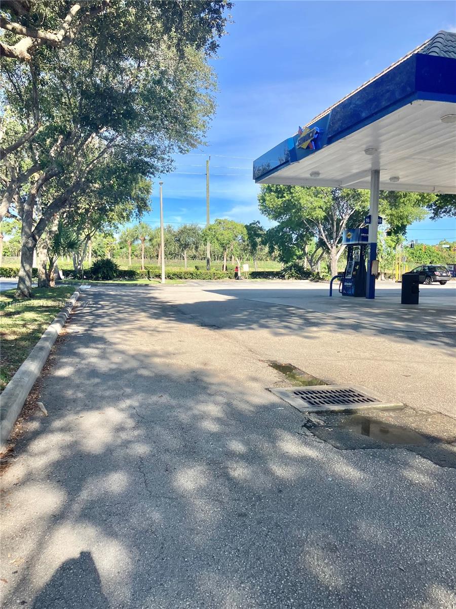 Prime opportunity to own a car wash business in the heart of Royal Palm Beach! Located at 1009 N State Road 7, this property sits on 1.19 acres with excellent visibility and frontage on a high-traffic corridor. The site features a 3,331 sq. ft. building that includes an auto car wash (874 sq. ft.) and convenience store with gas (2,457 sq. ft.), zoned CG – General Commercial. This turn-key location offers strong potential for continued growth and profitability, ideal for investors or owner-operators looking to expand their business portfolio.
Don’t miss the chance to acquire a well-positioned property in a thriving commercial area of Palm Beach County.