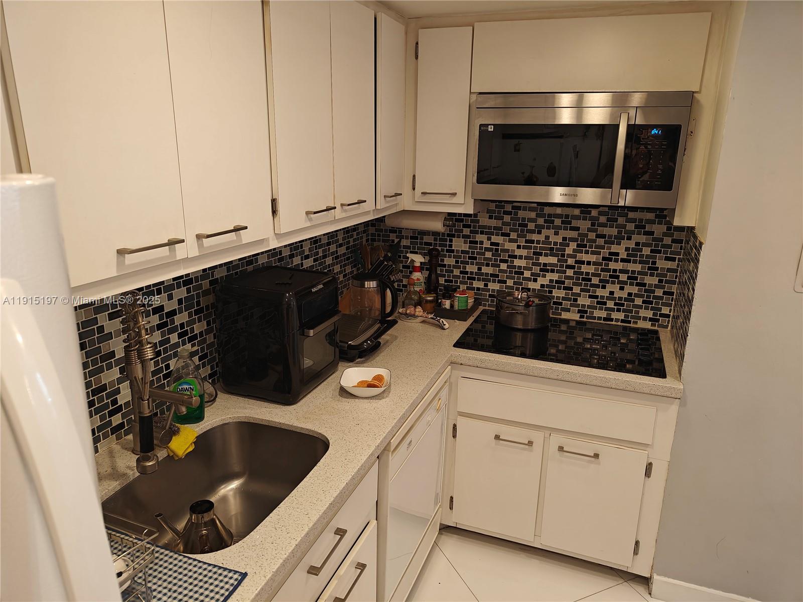 FOUR AMBASSADORS CONDO PH - Residential Lease