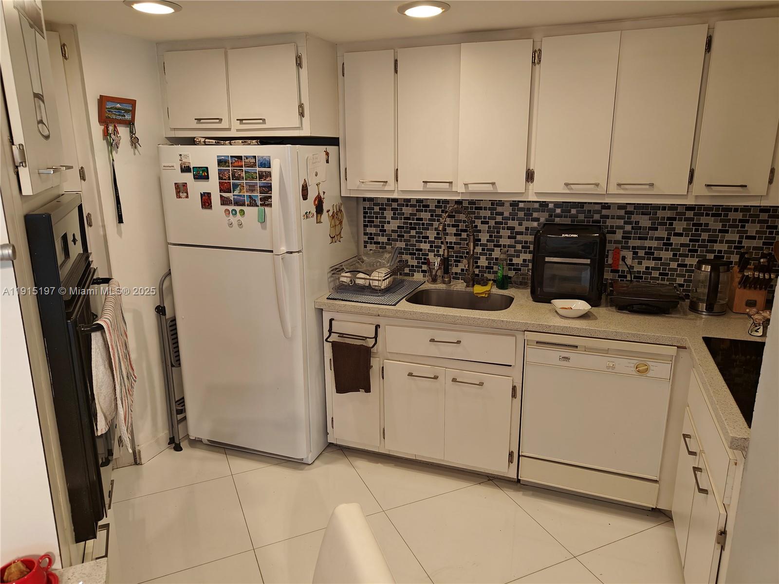 FOUR AMBASSADORS CONDO PH - Residential Lease