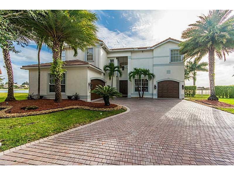 SUNSET LAKES PLAT THREE 1 - Residential