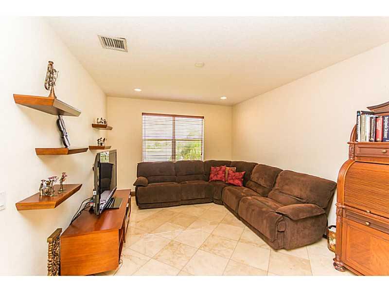 SUNSET LAKES PLAT THREE 1 - Residential