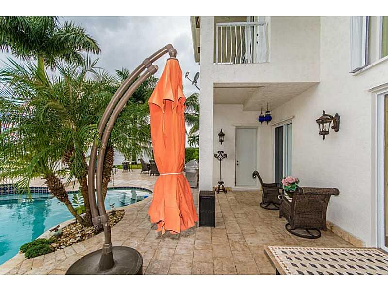 SUNSET LAKES PLAT THREE 1 - Residential