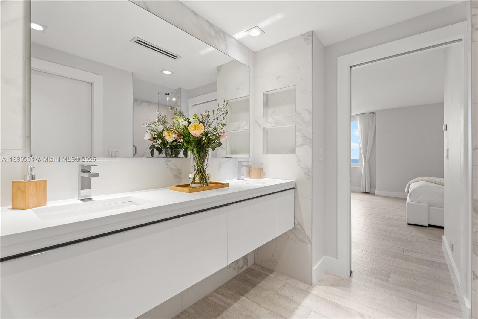 RONEY PALACE CONDO - Residential