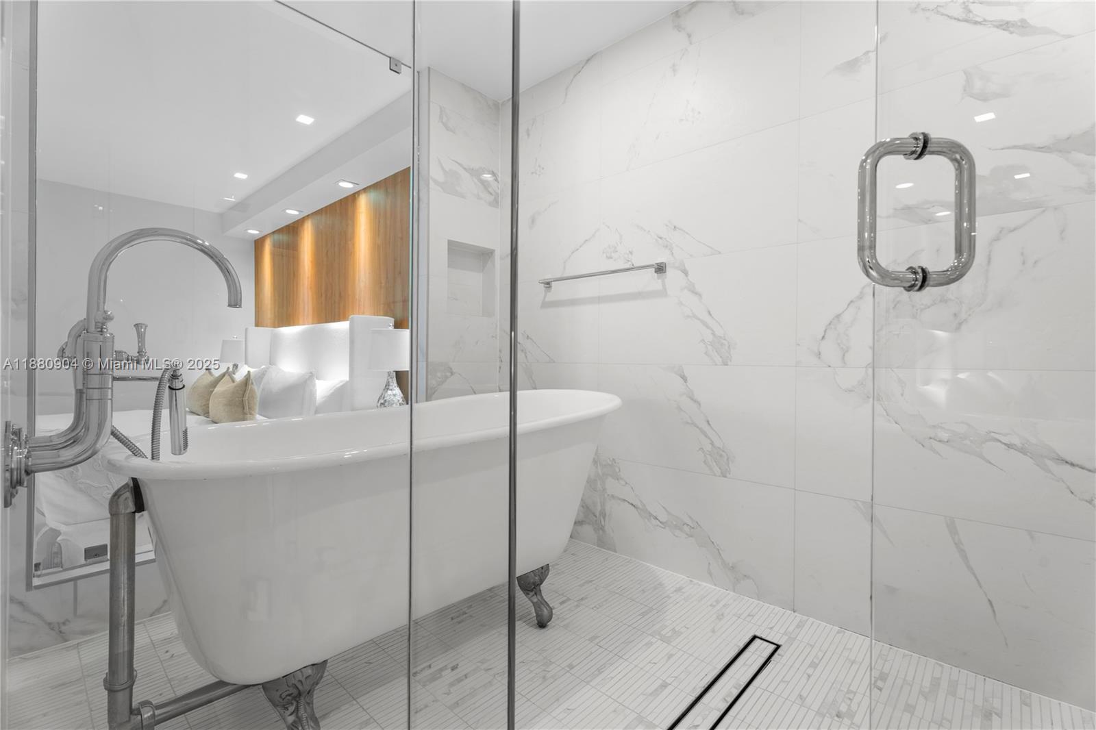 RONEY PALACE CONDO - Residential