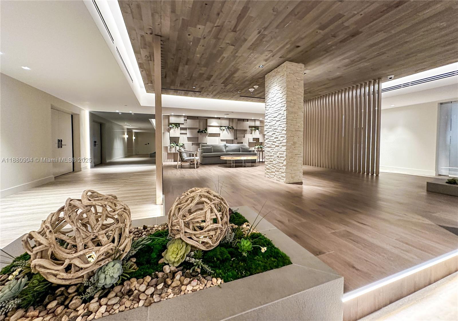 RONEY PALACE CONDO - Residential