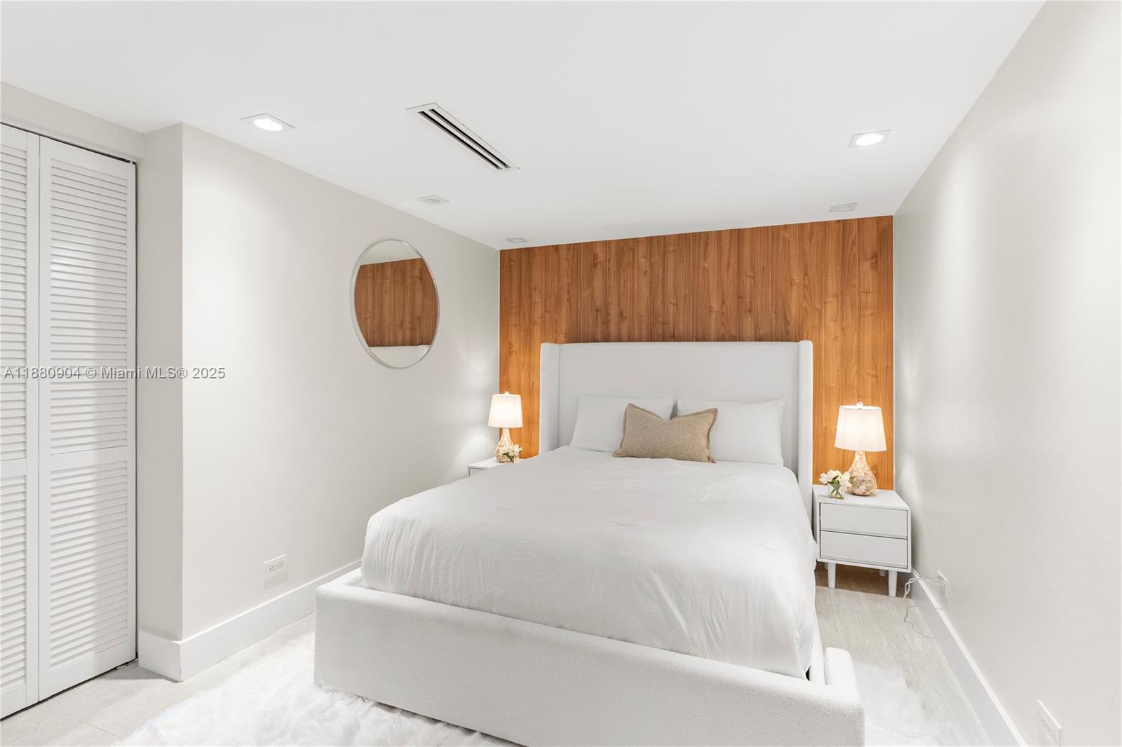 RONEY PALACE CONDO - Residential