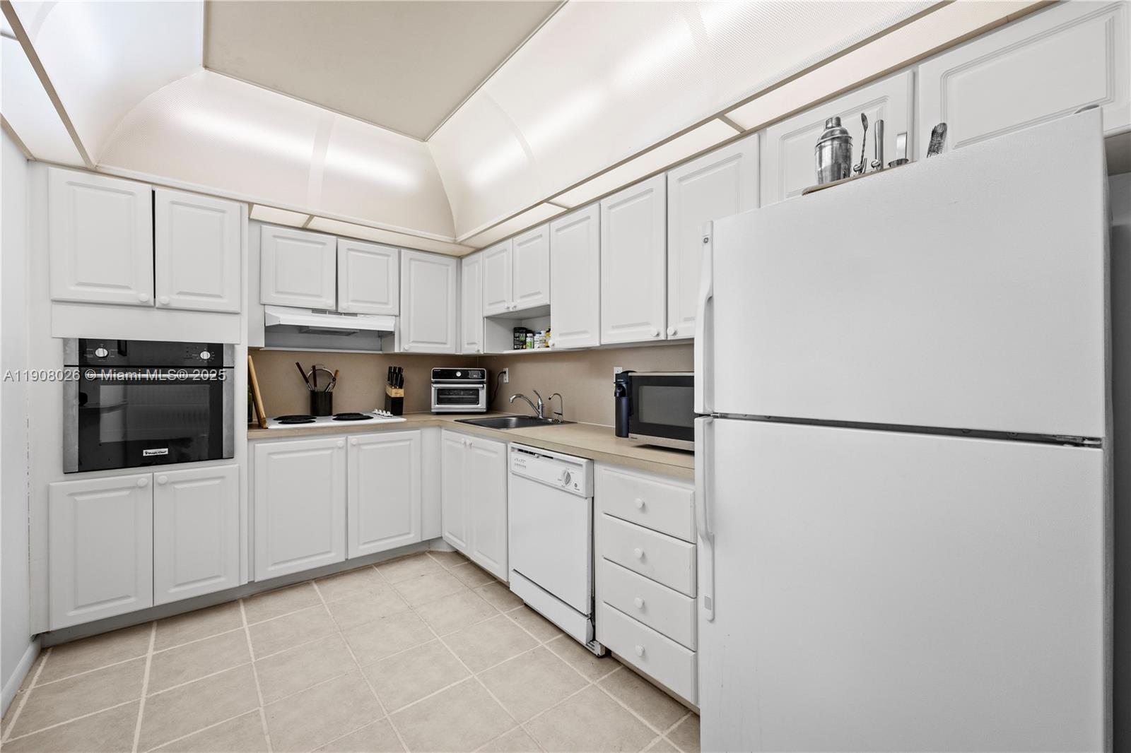 OCEANVIEW BUILDING B COND - Residential