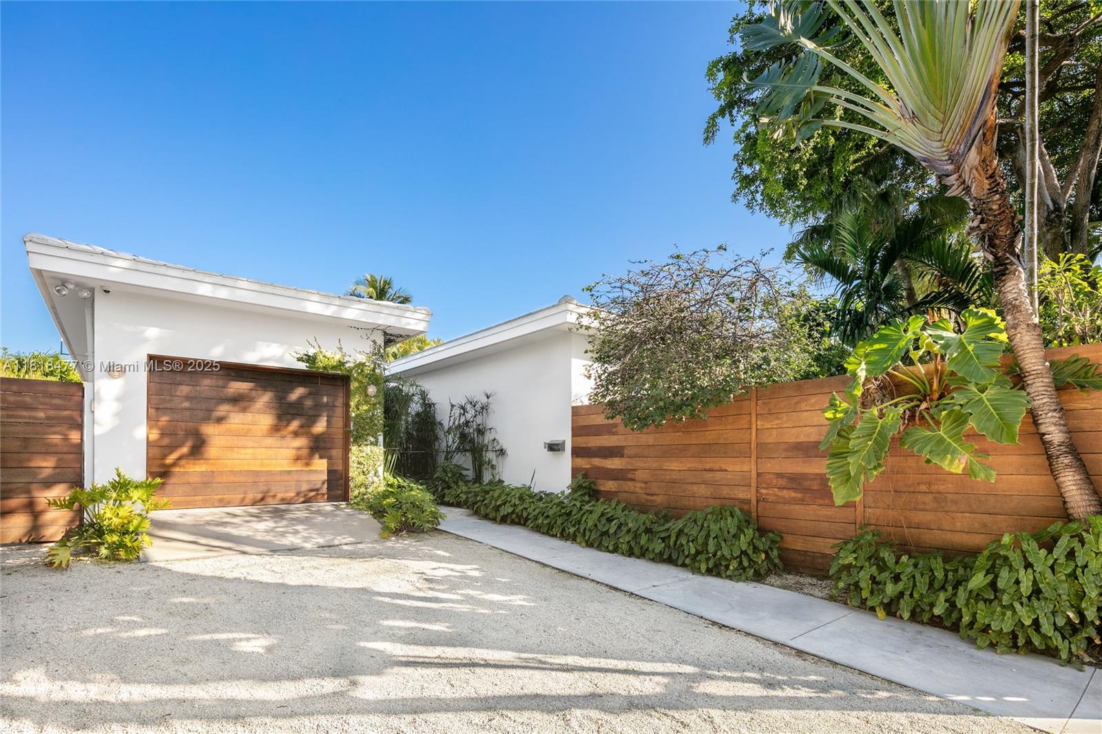 DI LIDO ISLAND - Residential Lease