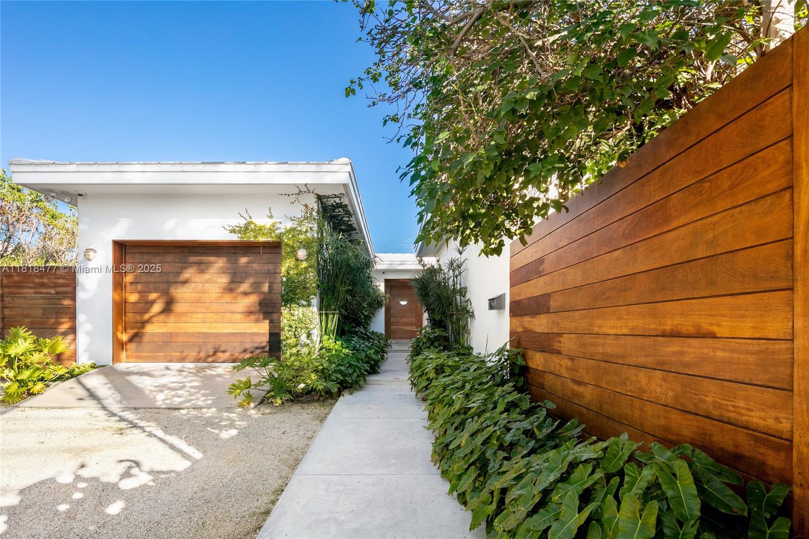 DI LIDO ISLAND - Residential Lease