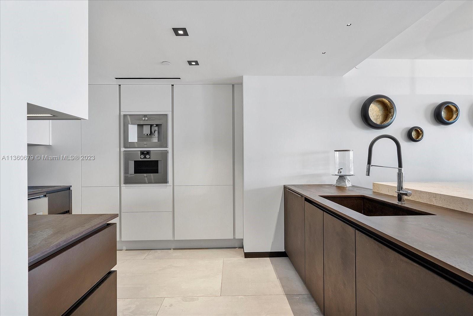 THE GRAND VENETIAN CONDO - Residential