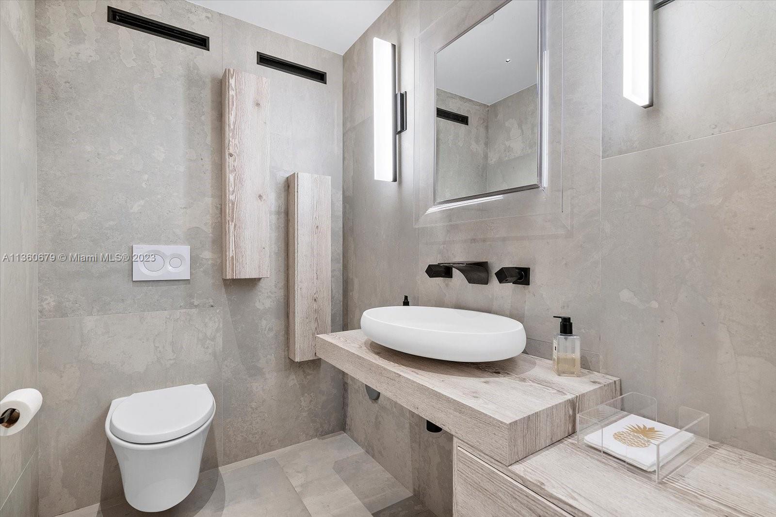 THE GRAND VENETIAN CONDO - Residential