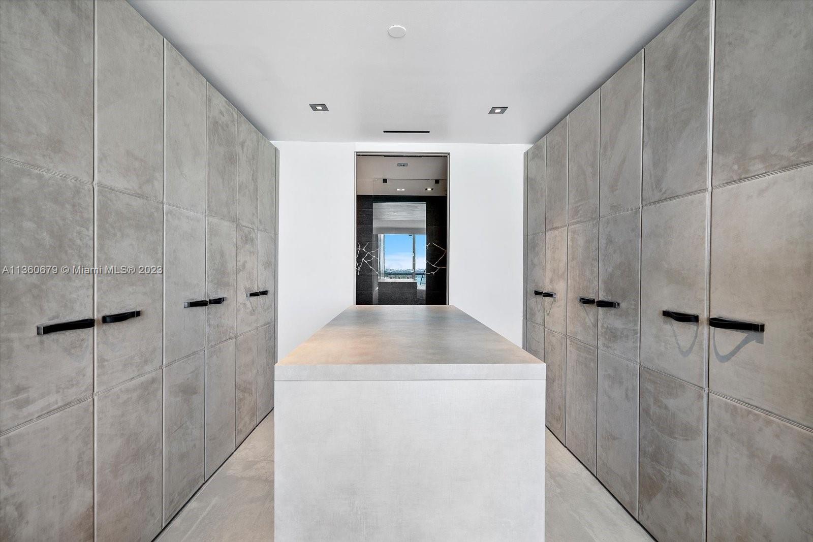 THE GRAND VENETIAN CONDO - Residential