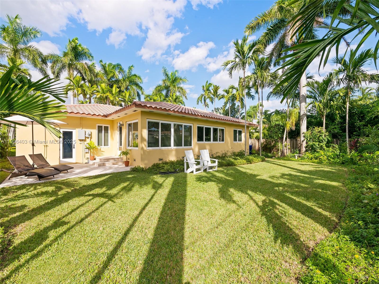 HOLLYWOOD LAKES SECTION - Residential