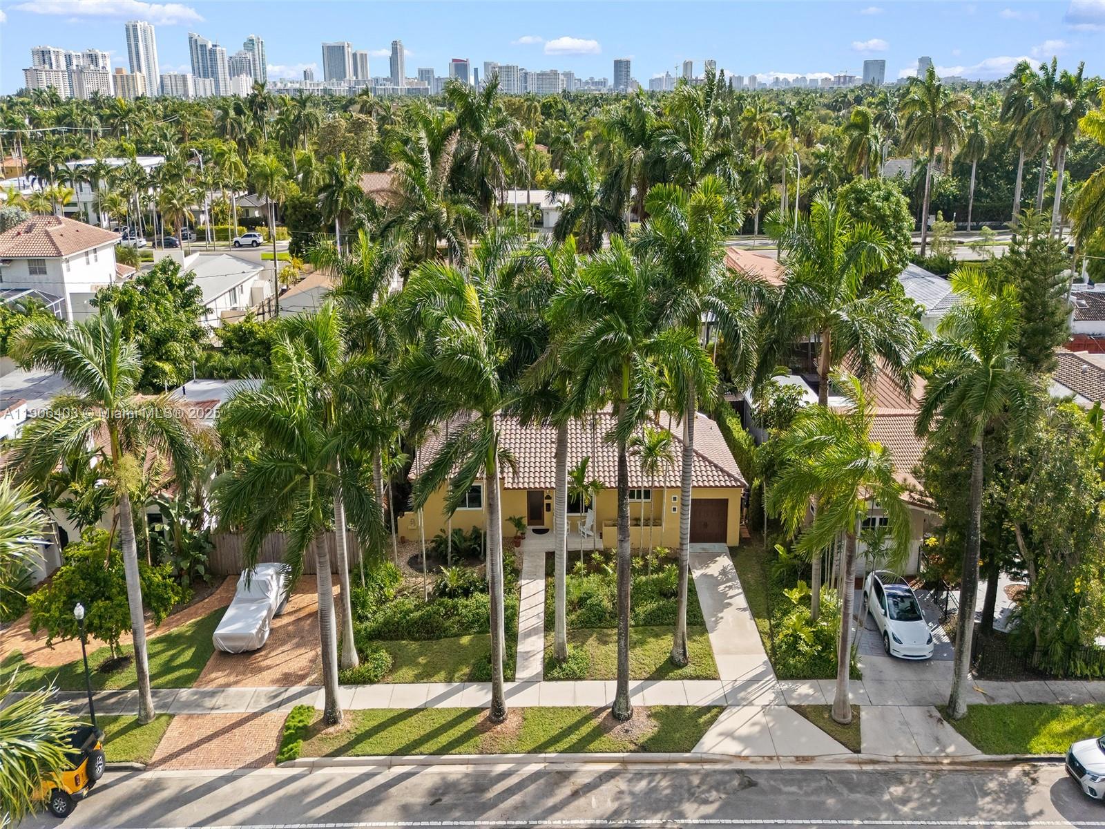 HOLLYWOOD LAKES SECTION - Residential