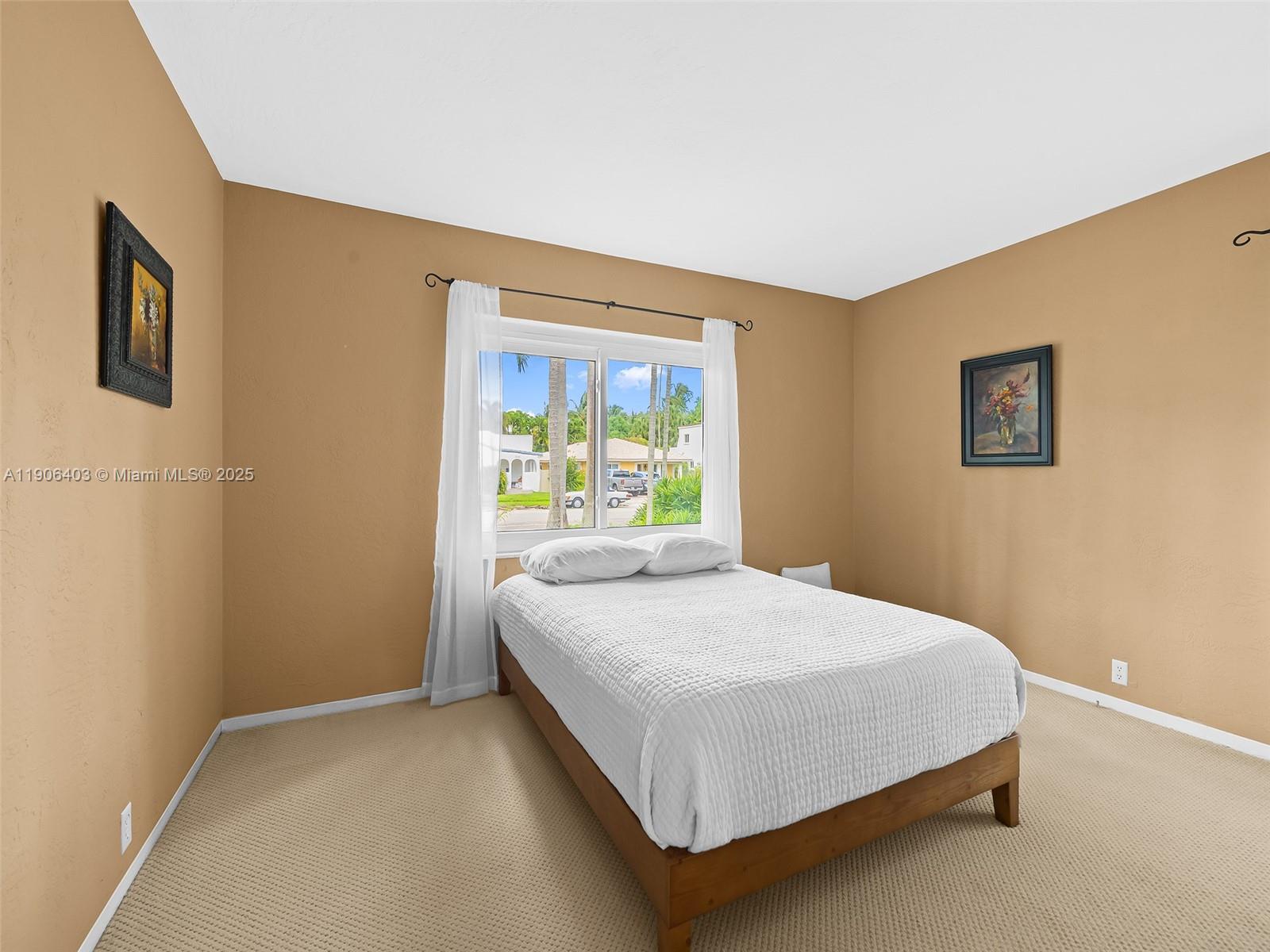 HOLLYWOOD LAKES SECTION - Residential