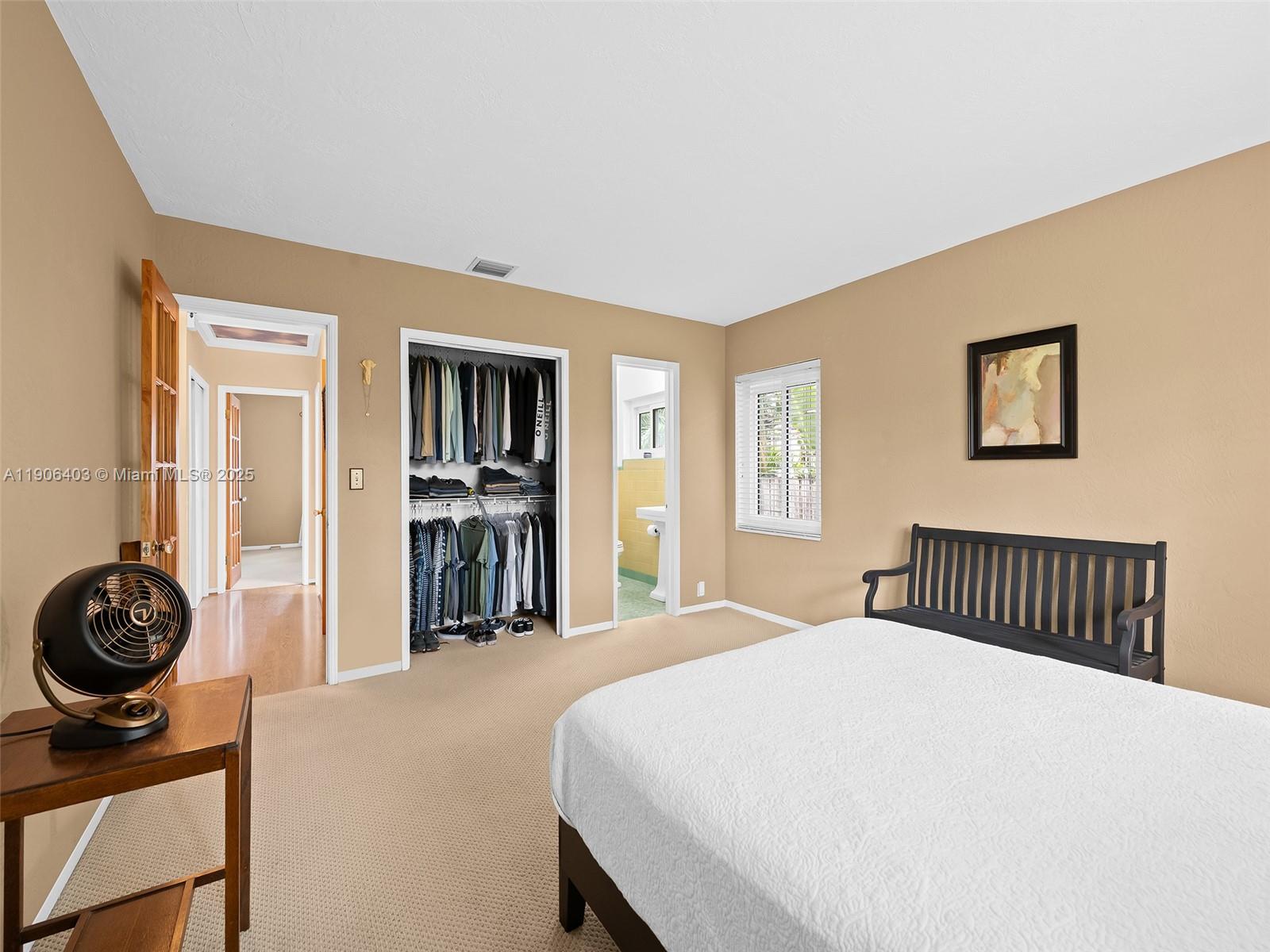 HOLLYWOOD LAKES SECTION - Residential