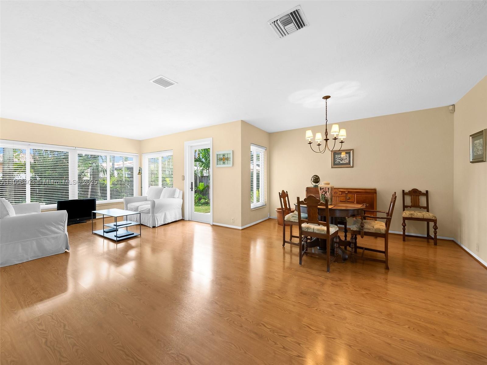 HOLLYWOOD LAKES SECTION - Residential