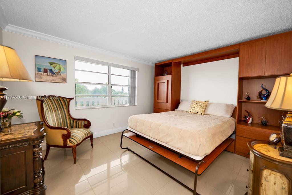 MEADOWBROOK LAKES VIEW CO - Residential