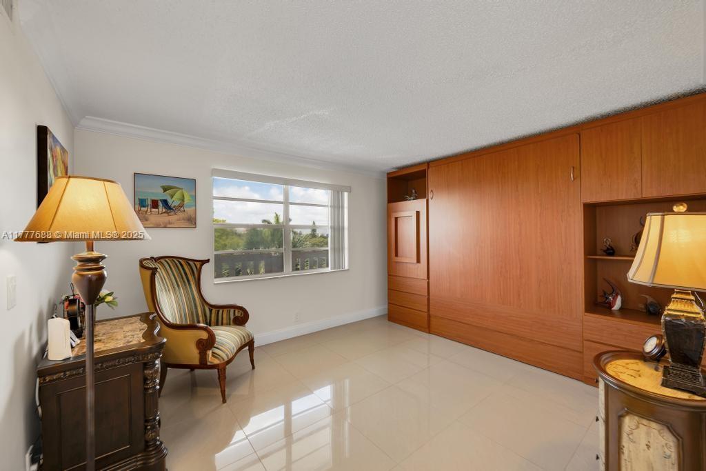 MEADOWBROOK LAKES VIEW CO - Residential