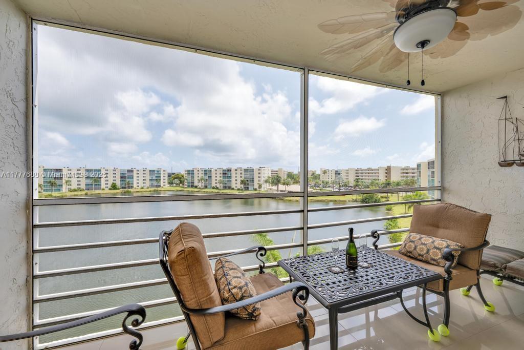 MEADOWBROOK LAKES VIEW CO - Residential