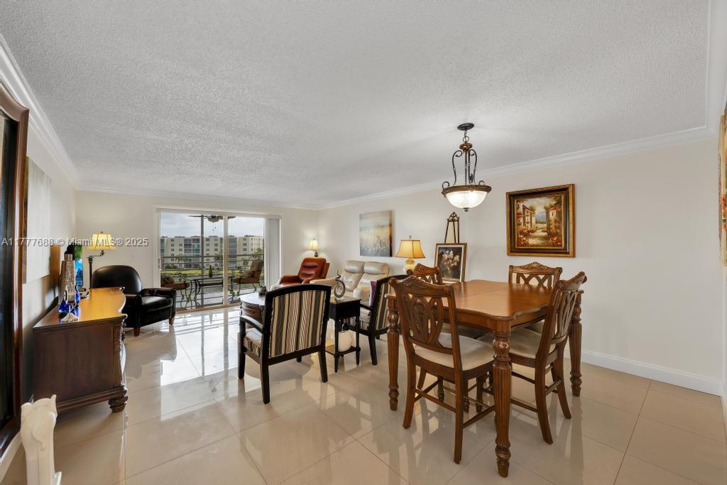 MEADOWBROOK LAKES VIEW CO - Residential