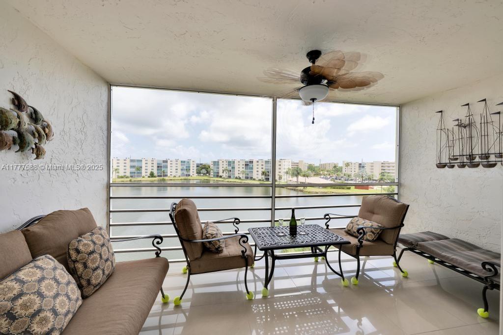 MEADOWBROOK LAKES VIEW CO - Residential